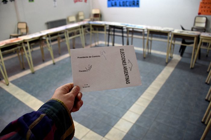 VOTO-ELECCIONES-PASO-2017-CUARTO-OSCURO-BOLETAS-2