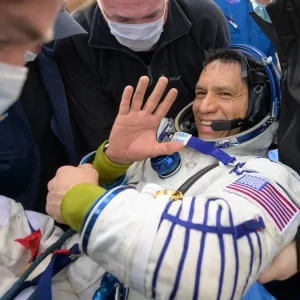 Después de más de un año varados en el espacio finalmente vuelven a la tierra 273427_1480271