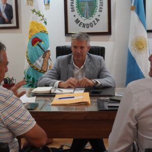 El Intendente de General Alvear y el Superintendente de Irrigación juntos por el agua 2b0f88a2-fdb6-4490-89c2-0a4436d62a52