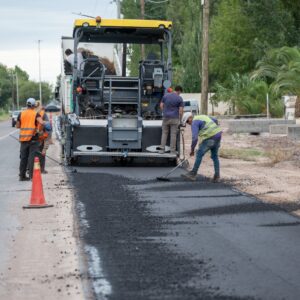 En PALMIRA continúa el asfalto para la ciclovía del carril Chimbas 640079546_1252843710369876_7903855670492627293_n (1)
