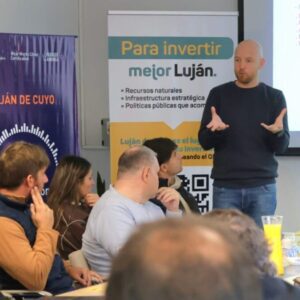 Allasino-junto-a-los-desarrolladores-inmobiliarios-1080×675