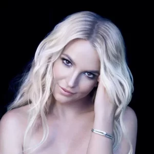 Britney-Spears-a-klo-billboard-1548