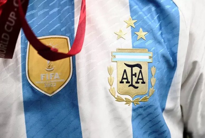Camiseta tres estrellas