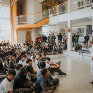 Charla-sobre-Consecuencias-ante-Conductas-de-Amenazas-5-1024x683