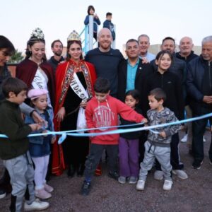 Corte-de-cinta-del-nuevo-espacio-980x653