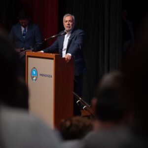 En el Foro Industrial, Cornejo puso en valor la matriz productiva y la infraestructura como motores del crecimiento DSC03852