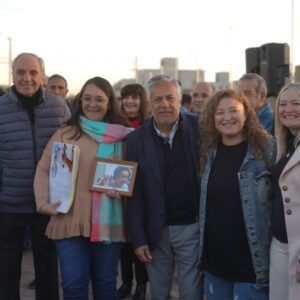 En SAN MARTÍN, Cornejo entregó 108 casas y afirmó que “Mendoza no se va a retirar de la política de viviendas” DSC08005-700x467