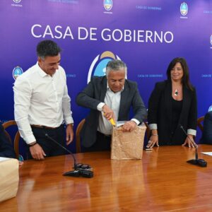 El Gobierno de Mendoza abrió los sobres de la licitación para refuncionalizar el Acceso Este tramo Guaymallén, y se presentaron siete propuestas DSC_6516-scaled