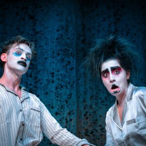 Mendoza estrena por primera vez a Ionesco: "Delirio a dúo" llega al Teatro Cajamarca con una pareja, una guerra y un espejo incómodo Delirio a duo 10