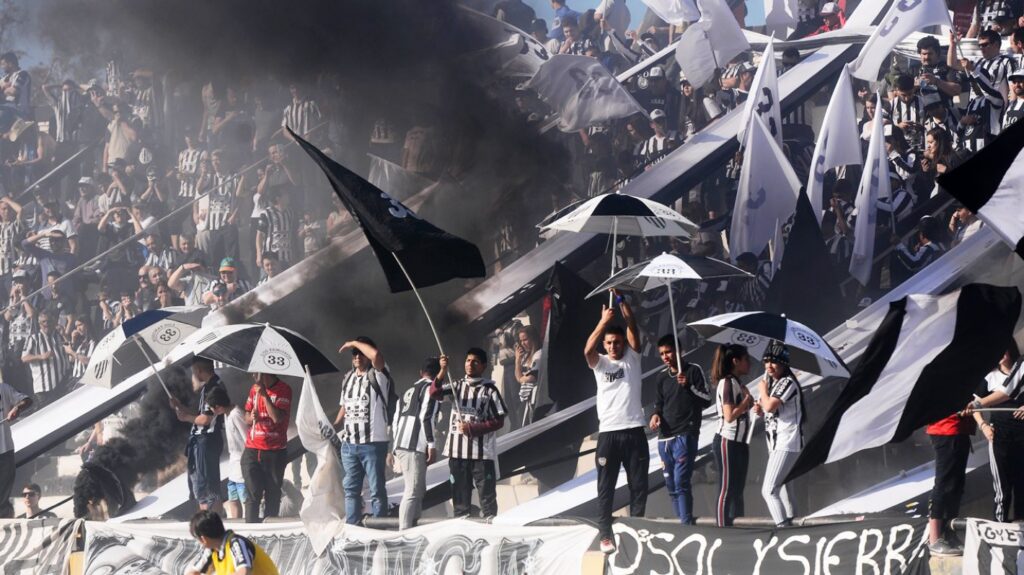 Gimnasia hinchada