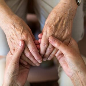 LAVALLE lanza una diplomatura para el cuidado de personas mayores: una oportunidad de formación e inclusión laboral Las-dificultades-de-cuidar-a-una-persona-mayor-1-2048×1366-1-1536×1025