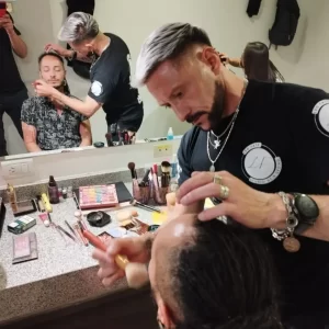 #LeoFate, mucho más que #ÉlEstilistaDeLosFamosos, un verdadero #artista del #estilismo que trab (3)