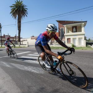 Gran cierre de la Vuelta Ciclista del Este en RIVADAVIA Vuelta-Ciclistica-del-Este-5826-980x784