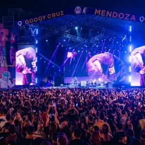 Estelares y Los Playeros encienden el carnaval: vuelve el Festival A Morfar a GODOY CRUZ chau-al-parque-san-vicente-la-fiesta-la-cerveza-cambiara-escenario-este-ano-foto-santiago-taguamdz