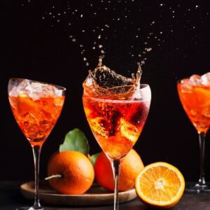 Cócteles para preparar en Navidad coctel-italiano-aperol_221774-3320