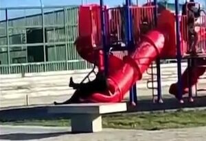 el-presidente-de-chile-gabriel-boric-atrapado-en-M3HR3AKFQZCDZDWMLBYEDQIBEQ