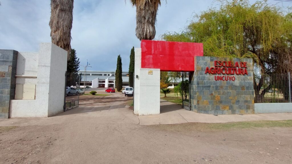 escuela_agricultura_frente