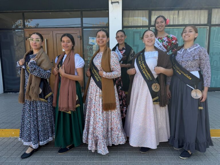 Flores de la Tradición y candidatas a Flor Departamental de San Carlos