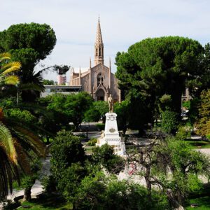 plaza-godoy-cruz-e-iglesia-san-vicente-ferrer-web