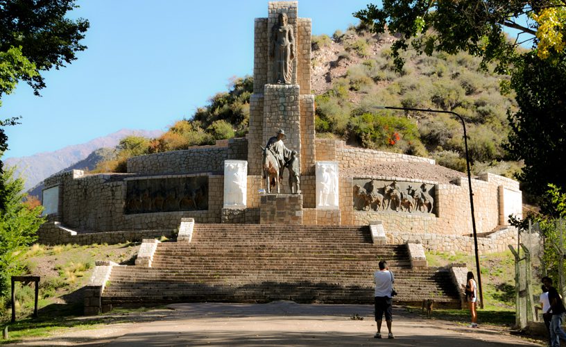 Tunuyán redobla la apuesta por el turismo pueblo-manzano-historico-2 (1)