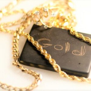 Como saber si tus joyas son de oro? saber-cadena-oro
